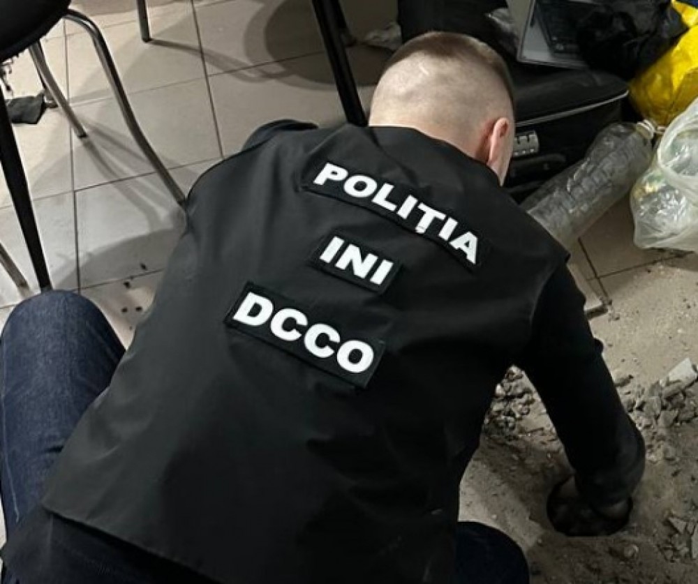 Percheziții în Penitenciarul nr.13 din capitală. Ce au găsit mascații